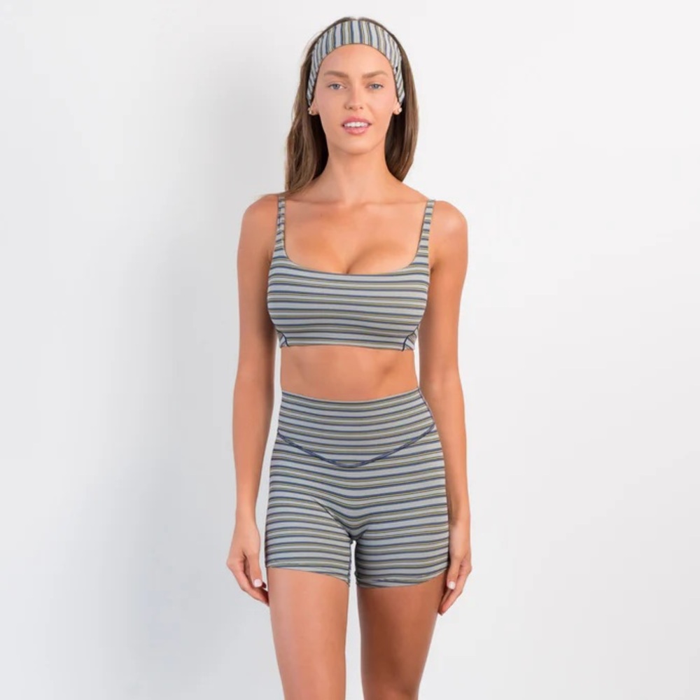 Vitality High-Waist Striped Women’s Shorts & Headband — Green/Gray